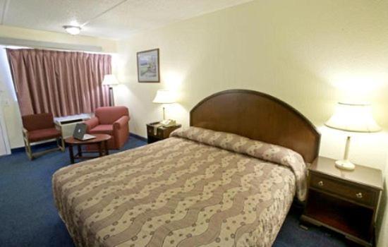 Royal Inn Шарлотт Экстерьер фото